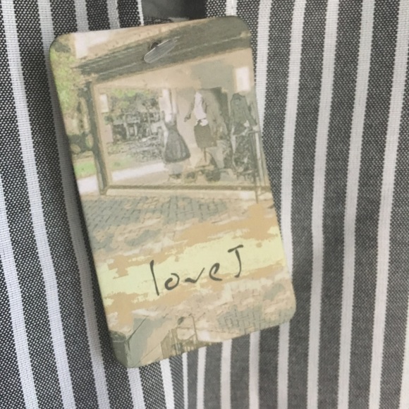 ✨NWT✨ Pretty Striped Bell Sleeve Embroidered Top - Picture 7 of 7